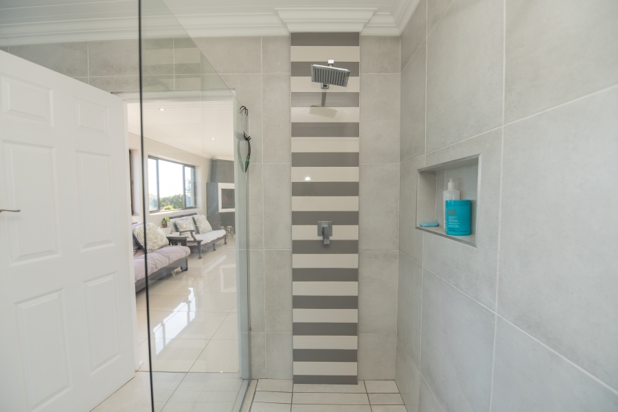 4 Bedroom Property for Sale in Clarendon Marine Eastern Cape